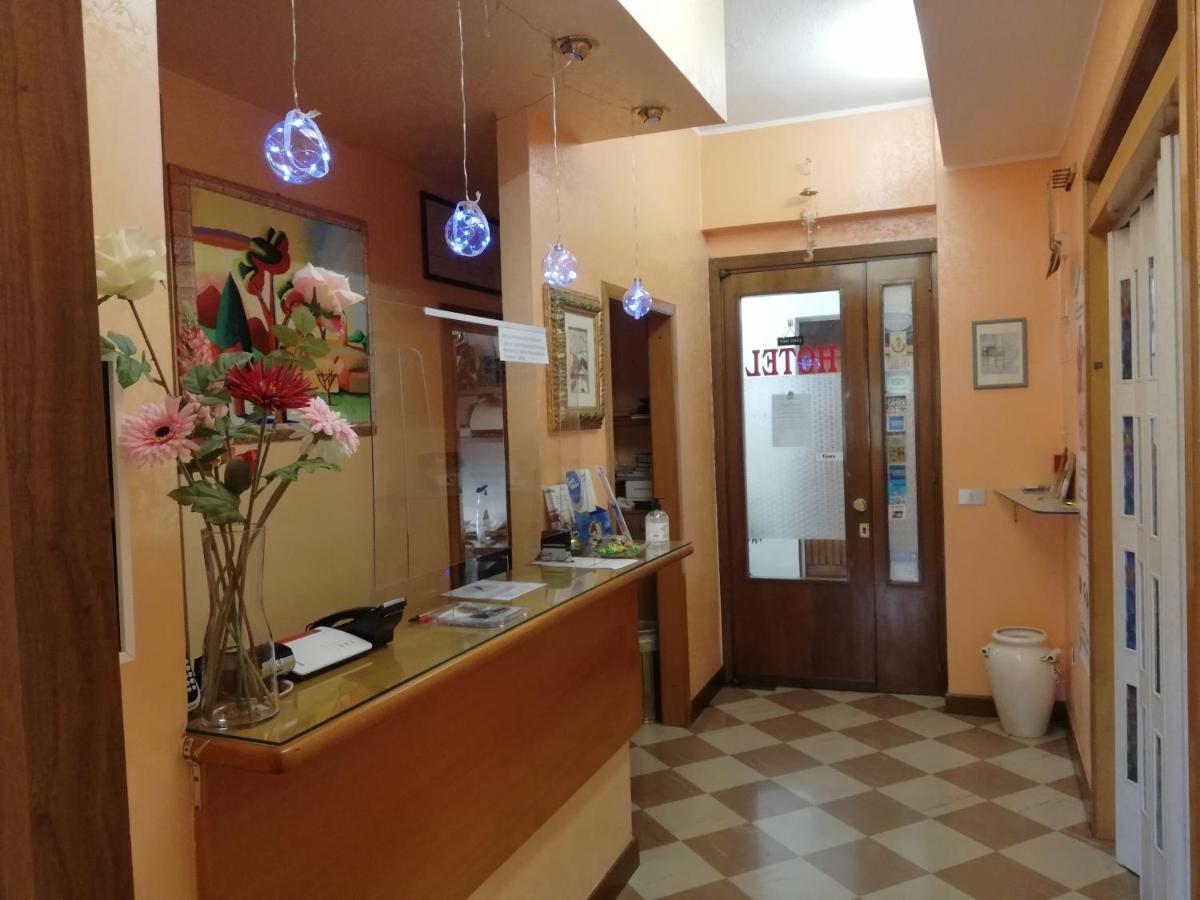 Albergo Roma Lanciano Buitenkant foto