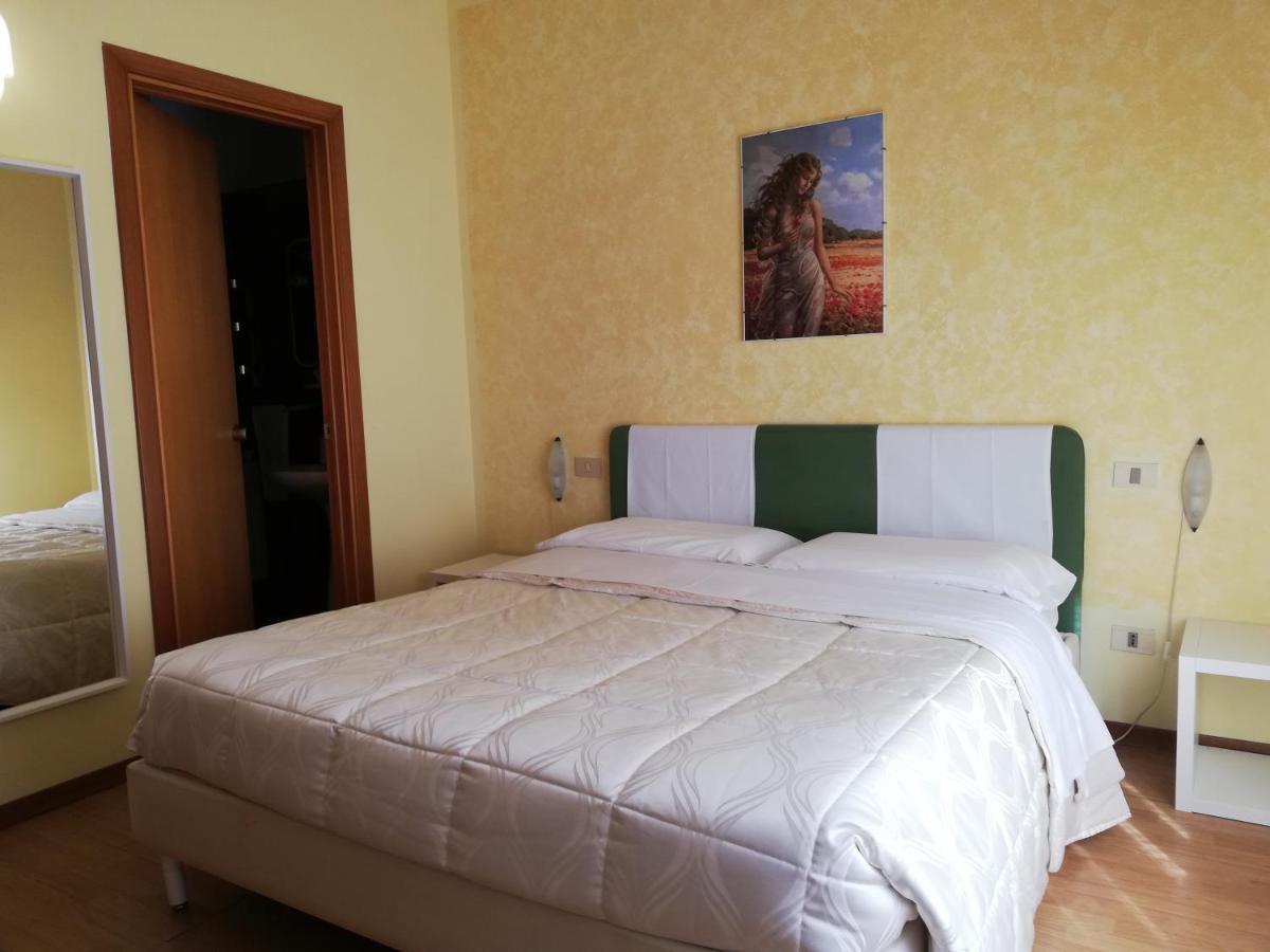 Albergo Roma Lanciano Buitenkant foto