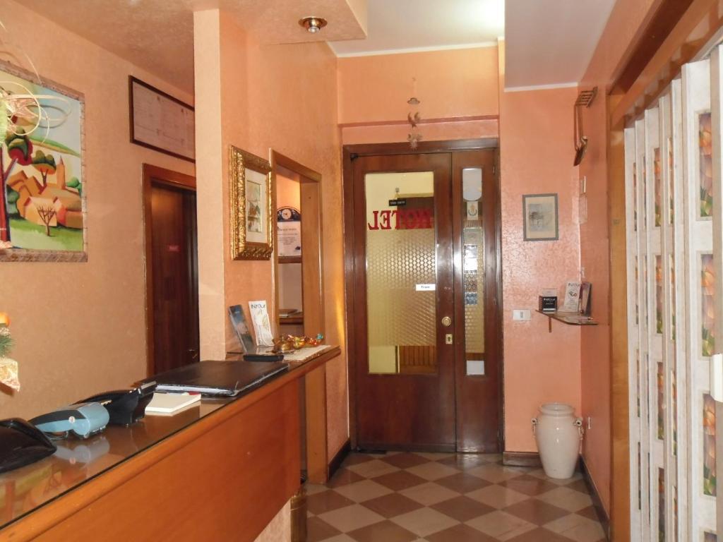 Albergo Roma Lanciano Buitenkant foto