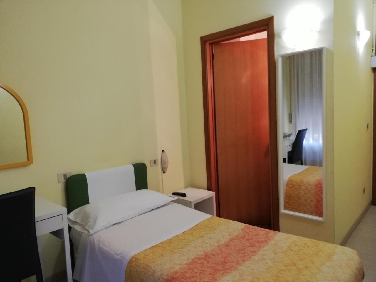 Albergo Roma Lanciano Buitenkant foto