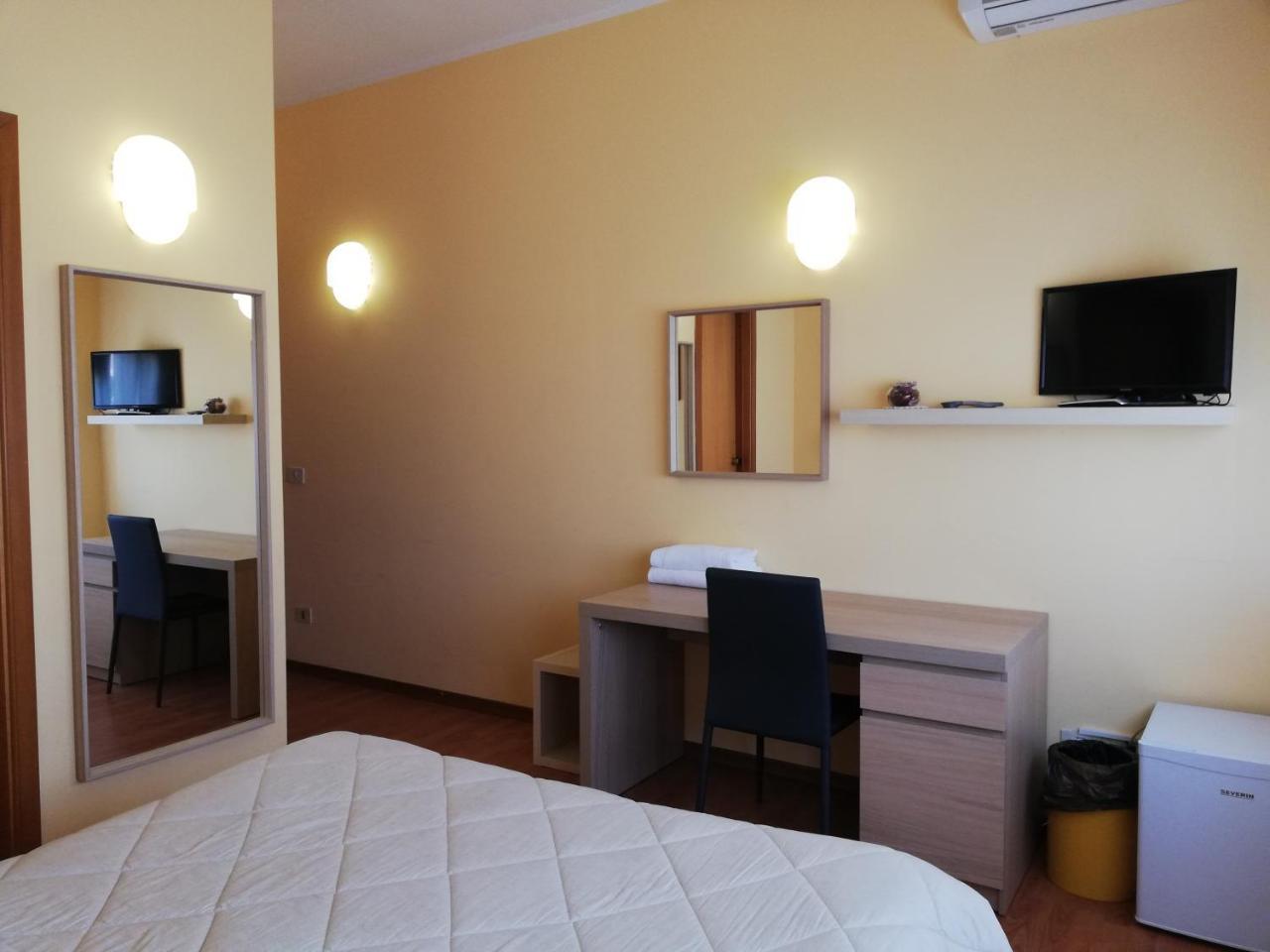 Albergo Roma Lanciano Buitenkant foto