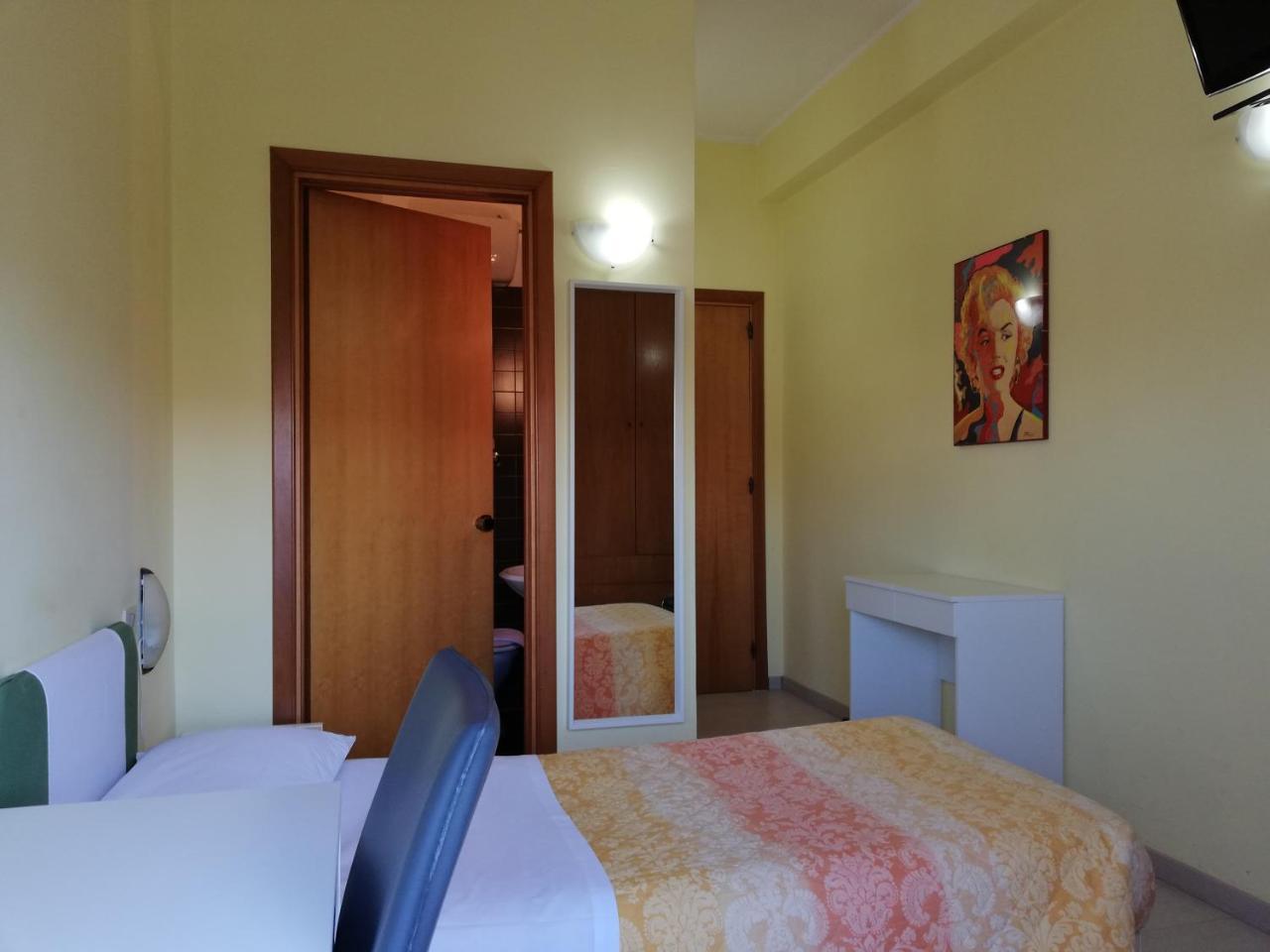 Albergo Roma Lanciano Buitenkant foto