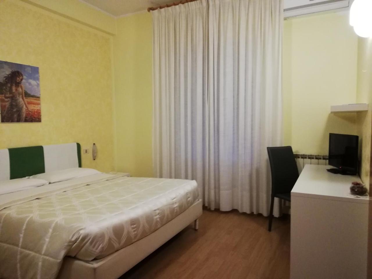 Albergo Roma Lanciano Buitenkant foto